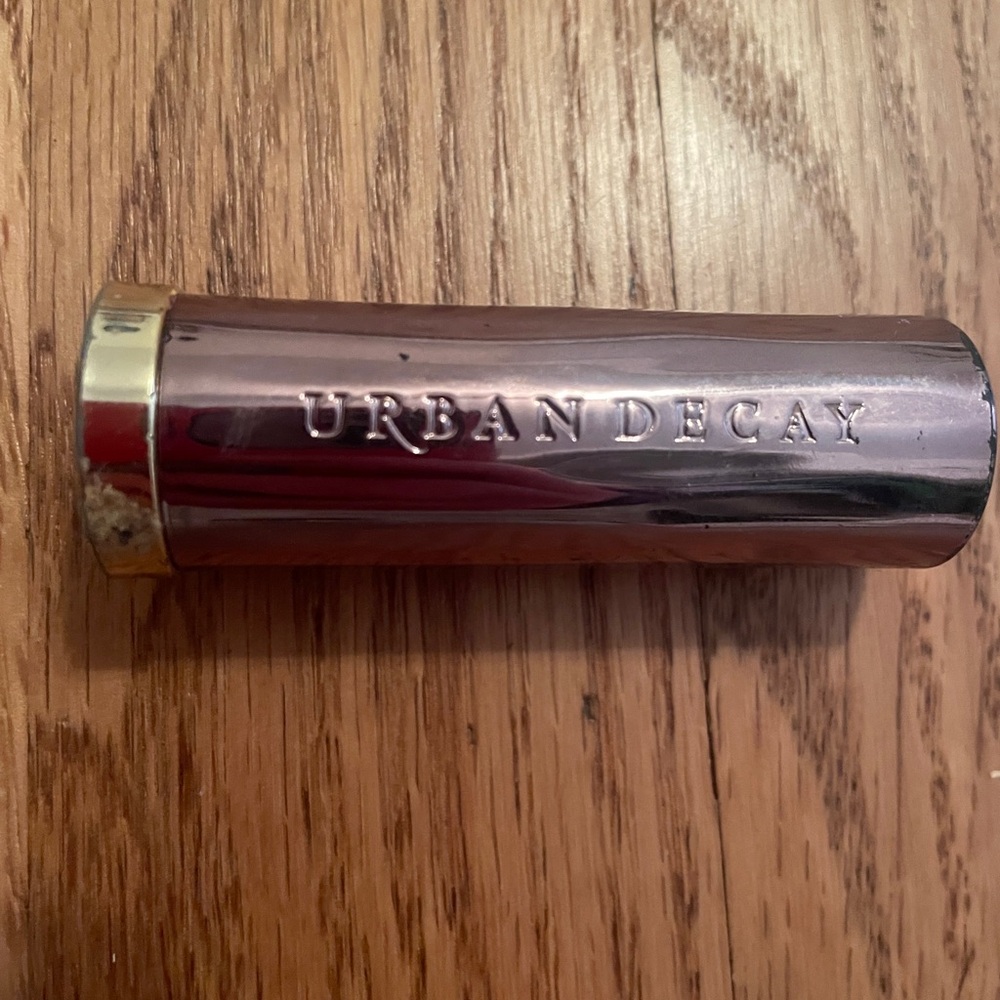 Urban Decay Comfort Matte Lipstick in Backtalk